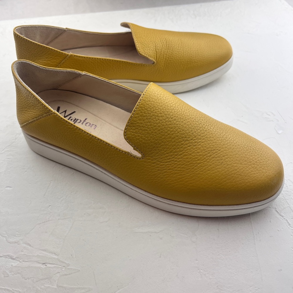 Tumbled Leather Loafer/lemon